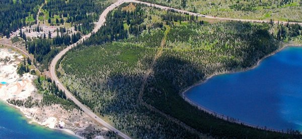 8382 Yellowstone Lake Pots