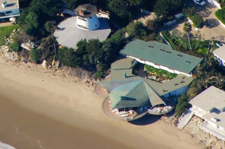 2087 Lunging Seaward