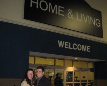 1578 Well Dressed Shoppers