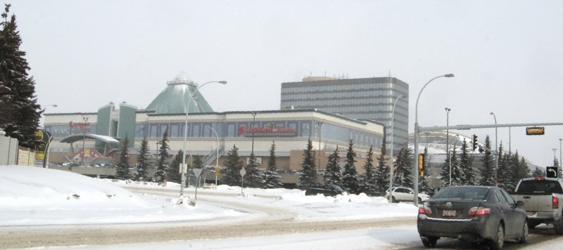 1585 West Edmonton Mall
