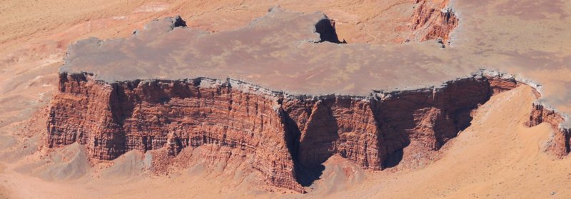 1271 Layered Cliffs & Sand