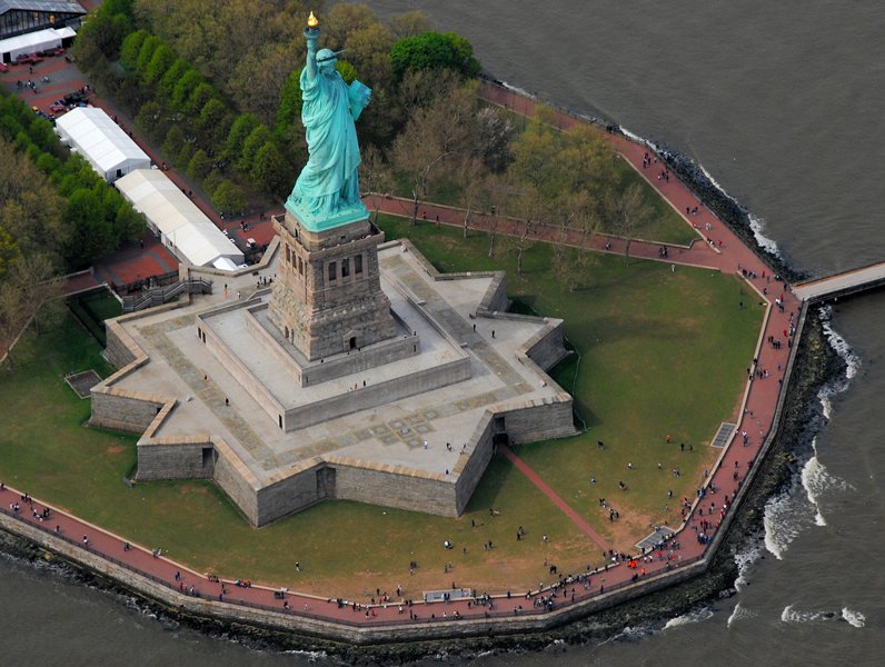 8824 Welcome to America