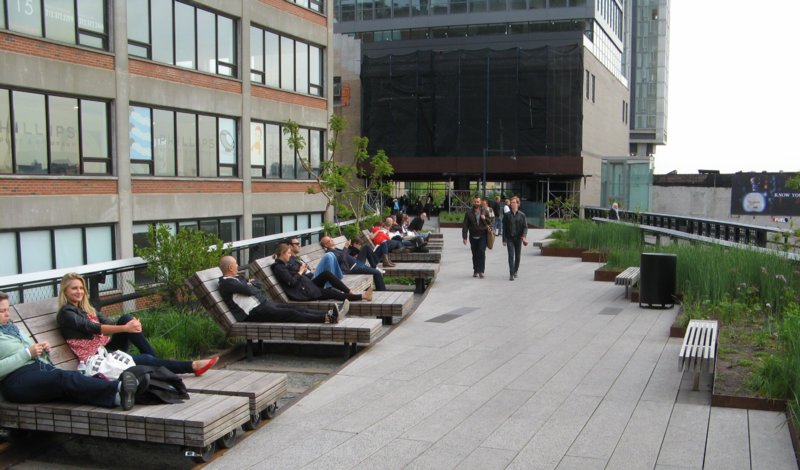 0458 High Line Lounges
