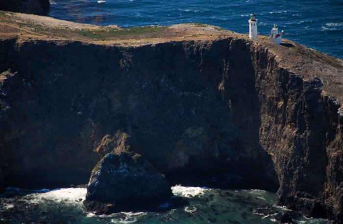2588 Anacapa Light