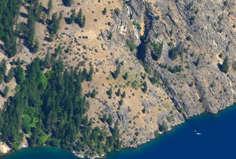 4394 Lakeshore Waterfall