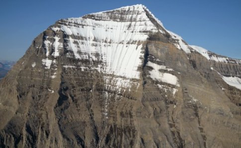 2428 Robson Familiar Face