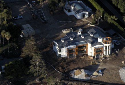 5424 Smaller with beach below