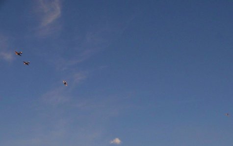 0748 Formation Landing