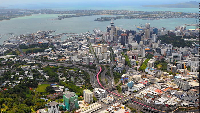 9819 Flying Low Past Auckland