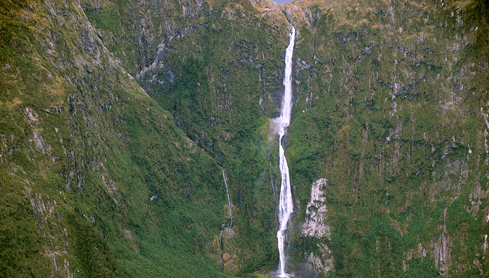 2128 Sutherland Falls