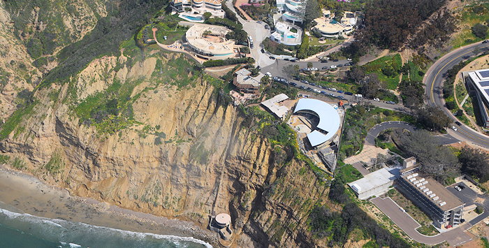 7049 La Jolla Luxury