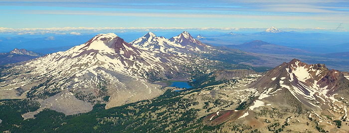 3591 The Sisters Mountains