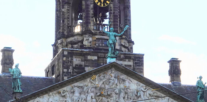 5886 Carillon Sculpture