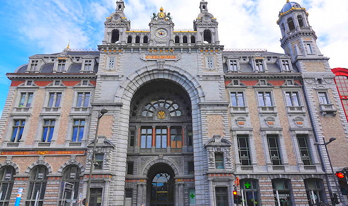 6222 Antwerp Yearning