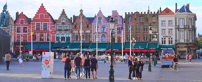 6270 Sidewalk Cafe Entertainment